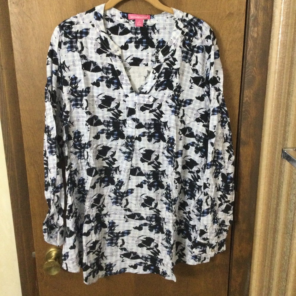 Woman Within White and Navy Blue Floral Tunic